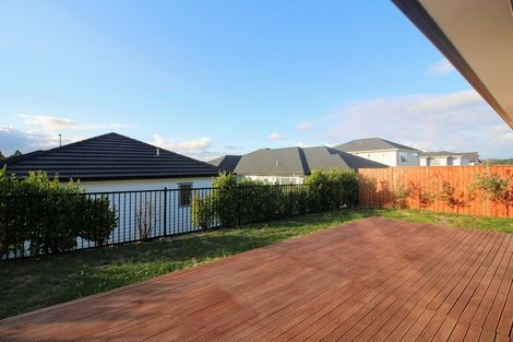 Photo of property in 33 Nobilo Road, Kumeu, 0810