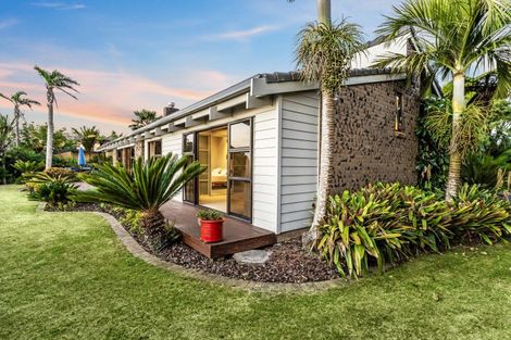 Photo of property in 34 Motutara Road, Muriwai, Waimauku, 0881