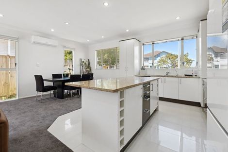 Photo of property in 74 Baverstock Road, Flat Bush, Auckland, 2016