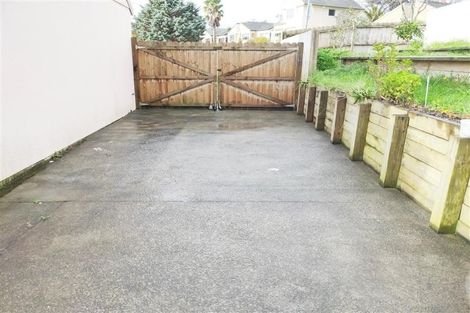Photo of property in 4 Blueridge Close, Sunnyvale, Auckland, 0612