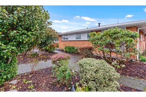 Photo of property in 2/43 Prestons Road, Redwood, Christchurch, 8051