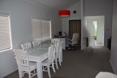Photo of property in 88 Beach Road, Castor Bay, Auckland, 0620
