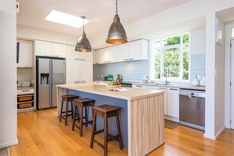 Photo of property in 52 Saint Andrews Hill Road, Mount Pleasant, Christchurch, 8081