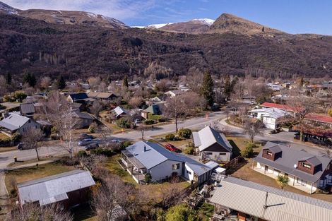 Photo of property in 42 Adamson Drive, Arrowtown, 9302