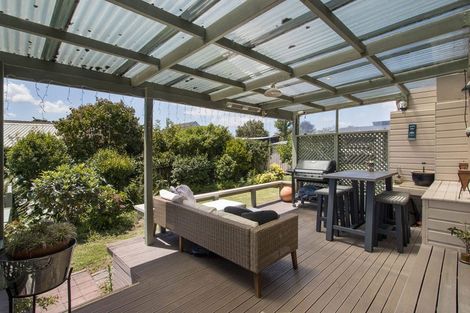 Photo of property in 35 Links View Drive, Omokoroa, 3114