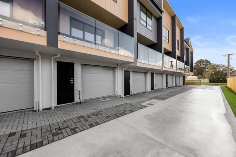 Photo of property in 3/6 Robertson Road, Ranui, Auckland, 0612