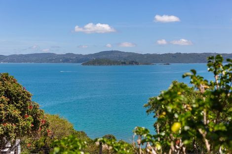 Photo of property in 17 Mahina Road, Mahina Bay, Lower Hutt, 5013