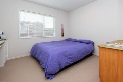 Photo of property in 2/30 Uxbridge Road, Mellons Bay, Auckland, 2014