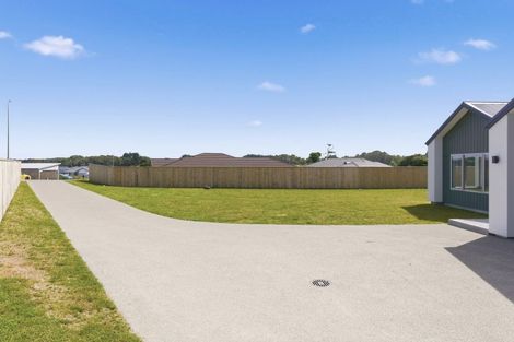 Photo of property in 7 Pihoihoi Close, Waikanae, 5036