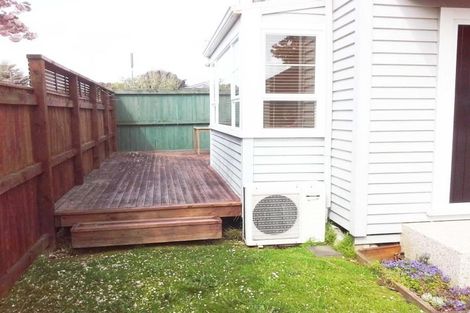 Photo of property in 15 Wallath Road, Westown, New Plymouth, 4310