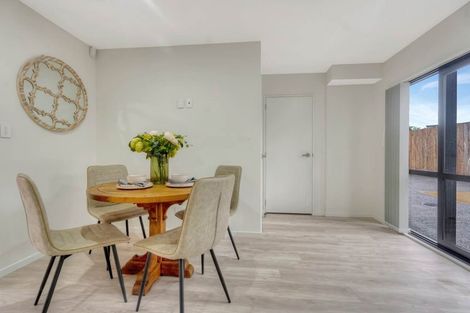 Photo of property in 4/2 Smiths Avenue, Papakura, 2110