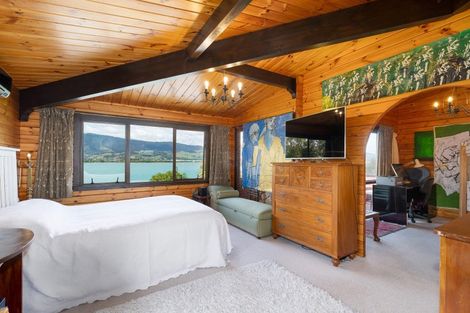 Photo of property in 90 Point Road, Monaco, Nelson, 7011