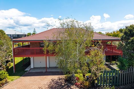 Photo of property in 1/45 Pakira Avenue, Glendene, Auckland, 0602