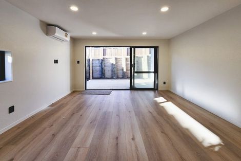 Photo of property in 2 Embling Place, Eastern Beach, Auckland, 2012