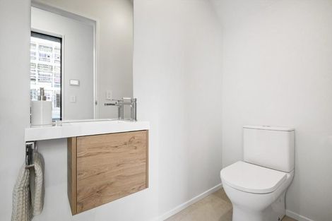 Photo of property in 16 Rauawa Lane, Hobsonville, 0616