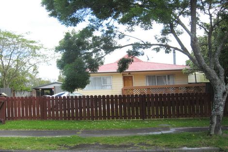 Photo of property in 3 Stoll Place, Clendon Park, Auckland, 2103