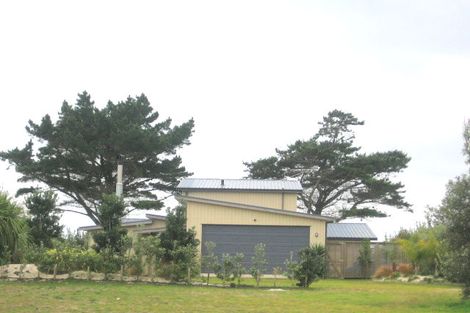 Photo of property in 136 Sands Crescent, Matarangi, Whitianga, 3592