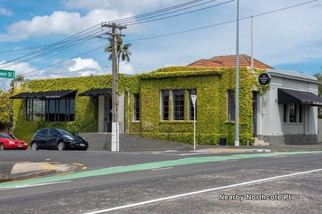 Photo of property in 37 Belle Vue Avenue, Northcote Point, Auckland, 0627