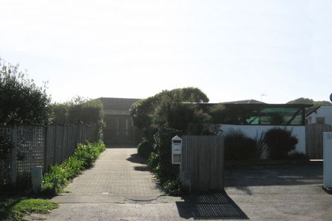 Photo of property in 111 Field Way, Waikanae Beach, Waikanae, 5036