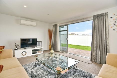 Photo of property in 100 Broadhaven Avenue, Parklands, Christchurch, 8083