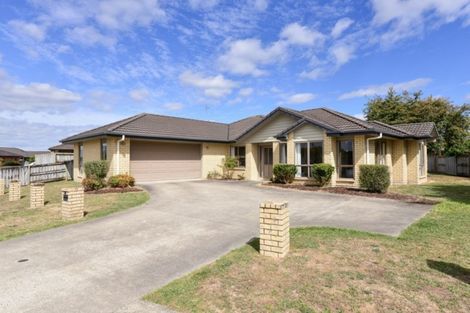 Photo of property in 77 Farringdon Avenue, Rototuna North, Hamilton, 3210