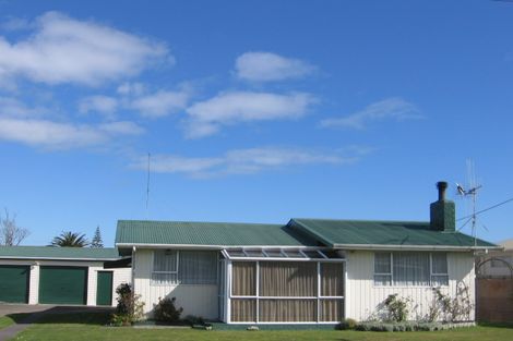 Photo of property in 14 Edinburgh Terrace, Foxton Beach, Foxton, 4815