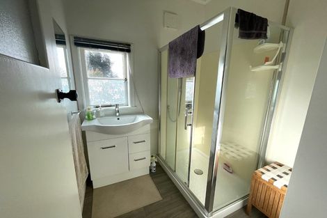 Photo of property in 813 Waitakere Road, Kumeu, 0891