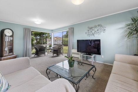 Photo of property in 6 Baronie Court, Half Moon Bay, Auckland, 2012