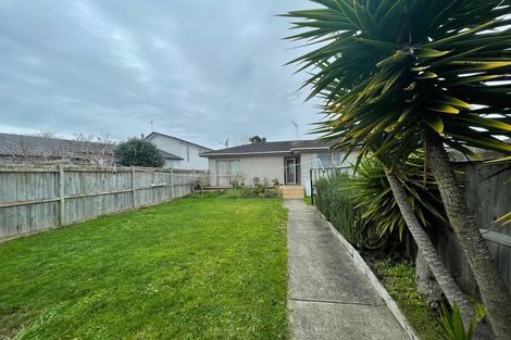 Photo of property in 15 Lisa Rise, Half Moon Bay, Auckland, 2012