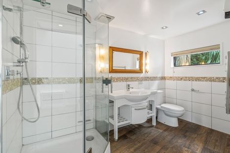 Photo of property in 7 Law Lane, Mount Pleasant, Christchurch, 8081