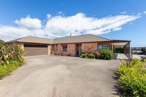 Photo of property in 159 Pukenamu Road, Te Horo, Otaki, 5581