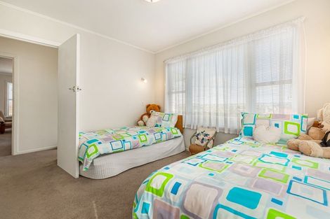 Photo of property in 46 Woodford Avenue, Henderson, Auckland, 0610