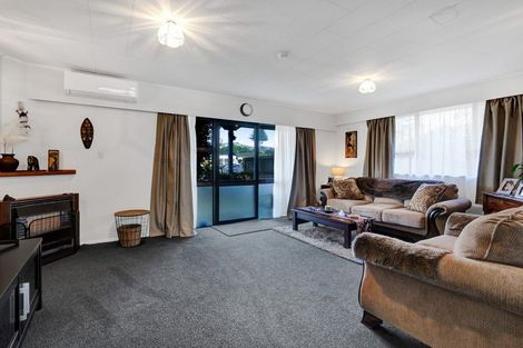 Photo of property in 4 Warkworth Grove, Bell Block, New Plymouth, 4312