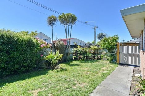 Photo of property in 125 Sawyers Arms Road, Northcote, Christchurch, 8052