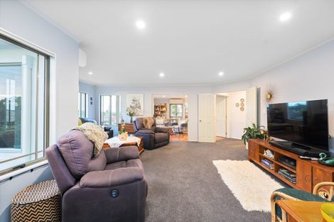 Photo of property in 1 Sandhurst Rise, Henderson, Auckland, 0612