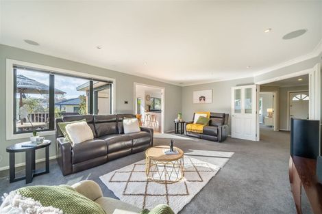 Photo of property in 70 Samwell Drive, Whitby, Porirua, 5024