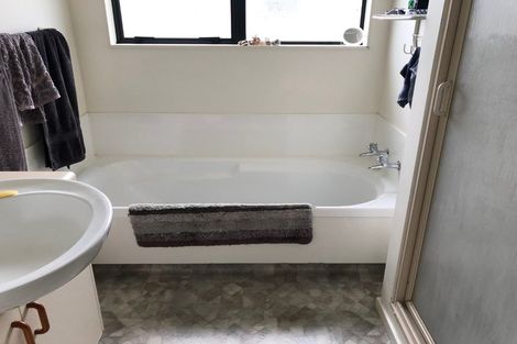 Photo of property in 25a Howard Road, Taradale, Napier, 4112