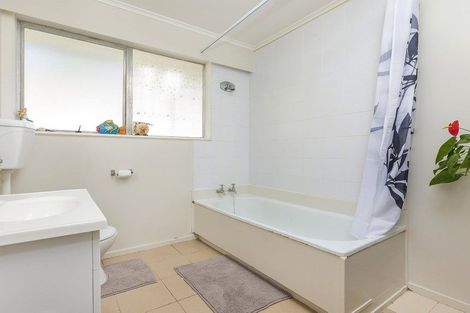 Photo of property in 1/1369 Dominion Extension, Mount Roskill, Auckland, 1041