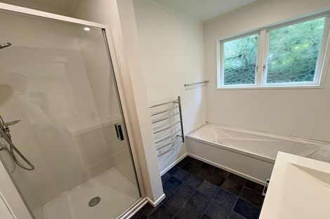 Photo of property in 135 Taylor Terrace, Tawa, Wellington, 5028