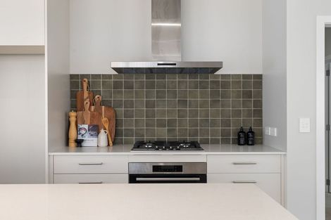 Photo of property in 44 Solitude Crescent, Kelvin Grove, 4470