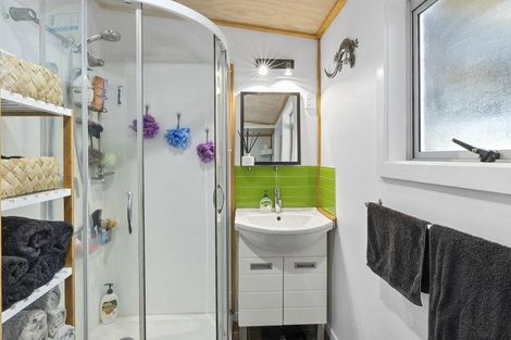 Photo of property in 21 Calgher Avenue, Waitara, 4320