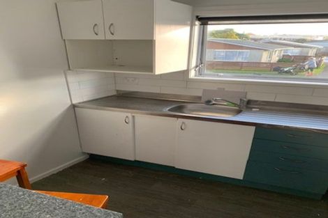 Photo of property in 8 Naumai Place, Spotswood, New Plymouth, 4310