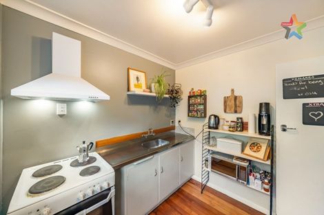 Photo of property in 2/264 Muritai Road, Eastbourne, Lower Hutt, 5013