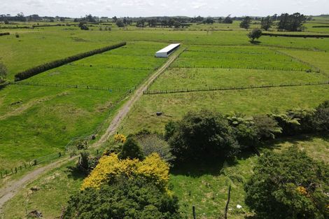 Photo of property in 124 Kahouri Road, Midhirst, Stratford, 4394