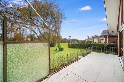 Photo of property in 2/8 Kentigern Close, Pakuranga, Auckland, 2010