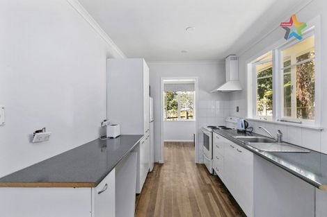 Photo of property in 21 Shackleton Grove, Stokes Valley, Lower Hutt, 5019