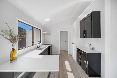 Photo of property in 1/45 Grove Road, Papakura, 2110