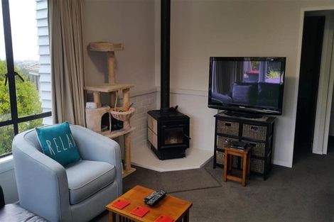 Photo of property in 18 Hillcrest Road, Hatfields Beach, Orewa, 0931