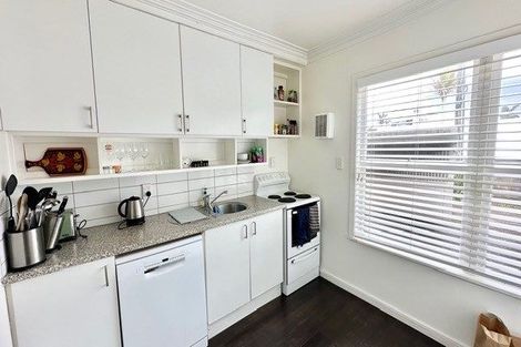 Photo of property in 4/23 Craig Road, Milford, Auckland, 0620