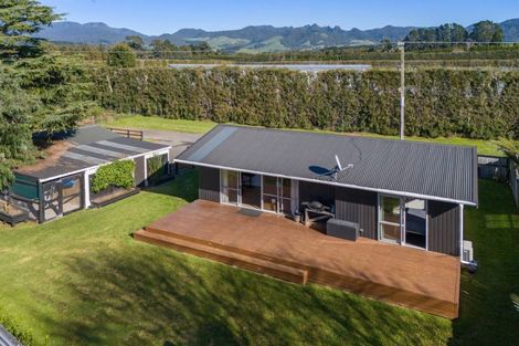Photo of property in 37 Sutton Road, Te Horo, Otaki, 5582